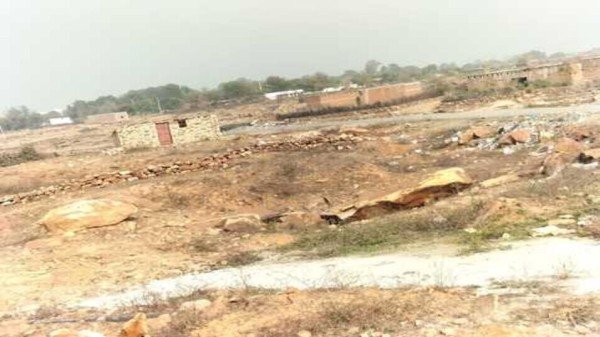 चाहतें हैं, कि डीएम कब्जा हटवाने जाएं तो दाखिल करना पड़ेगा पीआईएल!