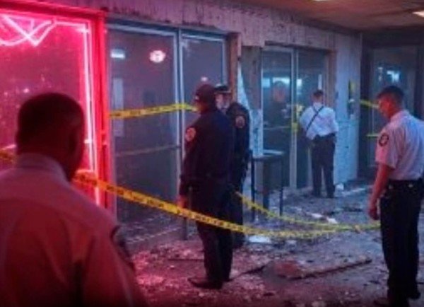 न्यूयॉर्क के एक नाइट क्लब में गोलीबारी की घटना हुई,