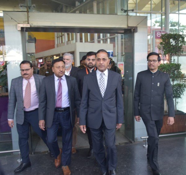 आज चुनाव आयोग की टीम पहुंचेगी लखनऊ