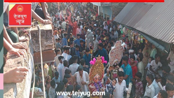 दौलतपुर कलां में धूमधाम से निकाली गई मां काली की शोभायात्रा