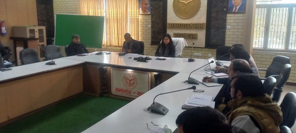 जिलाधिकारी की अध्यक्षता में हुई आधार कार्ड अपडेट को लेकर बैठक