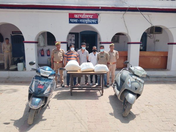 गढ़मुक्तेश्वर पुलिस टीम ने चैकिंग के दौरान अलग-अलग स्थानों से 04 अंतर्राज्यीय मादक पदार्थ तस्करों को किया गिरफ्तार।