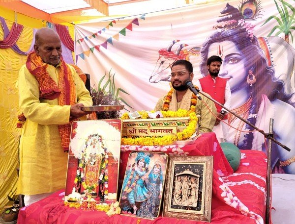 आचार्य जी ने आधुनिक समाज को एक अत्यंत प्रासंगिक संदेश दिया