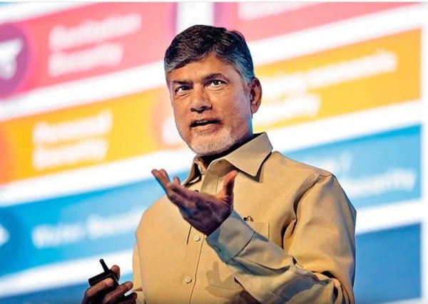 आंध्र प्रदेश के मुख्यमंत्री में चंद्रबाबू नायडू  के मोदी के कैबिनेट मैं शामिल हुए