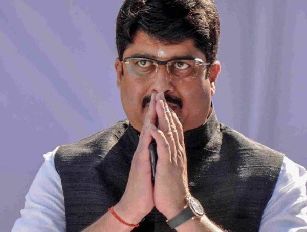 प्रयागराज महाकुंभ में इस समय लोगों का भारी जमावड़ा है,