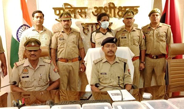 हापुड देहात पुलिस ने अवैध शस्त्र फैक्ट्री का पर्दाफाश करते हुए एक अभियुक्त को किया गिरफ्तार।