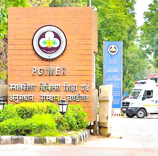 पी.जी.आई. चंडीगढ़ में कोर्ट की अवमानना पर पुलिस ने अश्वनी मुंजाल एवं उसके साथियों को किया अरेस्टे