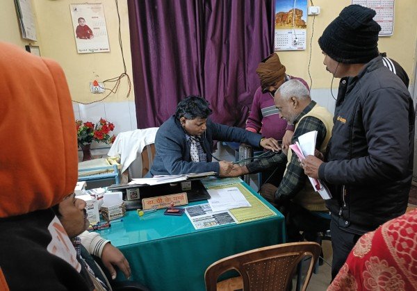 अस्पतालें हैं, डाक्टर्स हैं, मरीज हैं, दवाएं नहीं हैं!