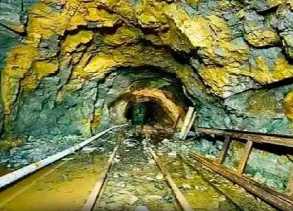 दक्षिण अफ्रीका की अवैध खदान में 100 मजदूरों की मौत