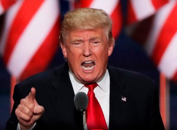 डोनाल्ड ट्रंप ने सोमवार को अमेरिका के राष्ट्रपति के रूप में शपथ ली।