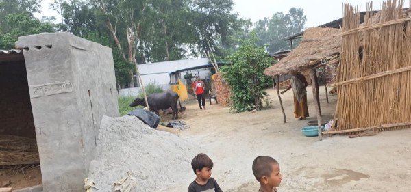 स्वच्छ भारत मिशन को कैसे पलीता लगा रहे हैं! ग्राम प्रधान, सचिव व संबंधित अधिकारी,