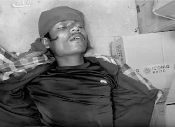 एक चोर ने तेलंगाना के मेडक जिले में स्थित एक शराब की दुकान में चोरी