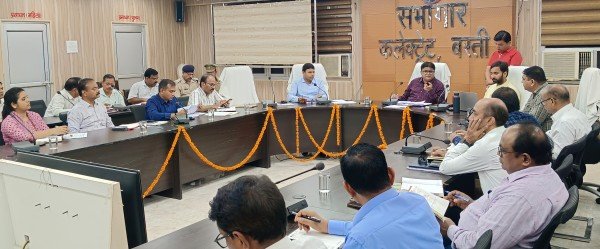 आखिर डीएम को गुस्सा आ ही गया, चपेट में एक्सईएन सिंचाई आए