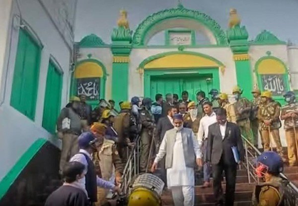 संभल में शाही जामा मस्जिद के पास स्थित एक कुएं को "हरि मंदिर का कुआं" कहने वाले नगरपालिका