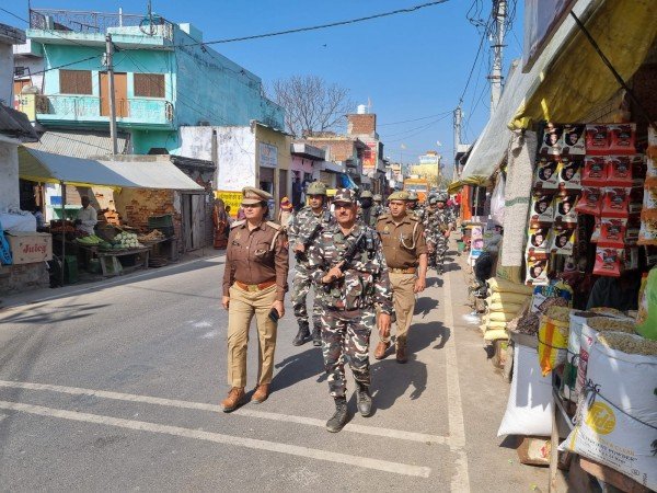 अगामी लोकसभा सामान्य निर्वाचन व त्यौहारो के दृष्टिगत जनता में सुरक्षा भाव पैदा करने के उद्देश्य से थाना प्रभारी रामघाट