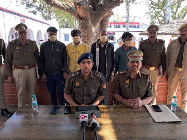 पुलिस ने चार शातिर चोरों को किया गिरफ्तार