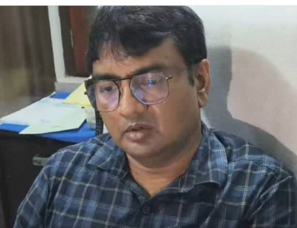 नकली दवाओं के साथ डा. गौड़ ने ‘कैरी बैग’ भी बेचा, करोड़ों कमाया!