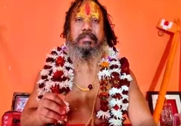 अयोध्या छावनी के पीठाधीश्वर जगद्गुरु परमहंस आचार्य ने महाराष्ट्र सरकार को चेतावनी देते हुए कहा