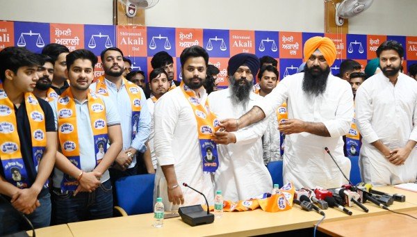 शिरोमणी अकाली दल को चंडीगढ़ बड़ा समर्थन मिला,