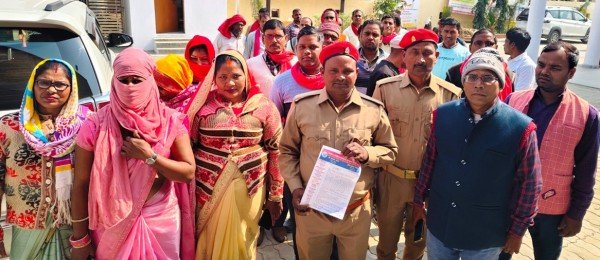 ग्रामीण चौकीदारों ने किया राज्य कर्मचारी का दर्जा देने की मांग