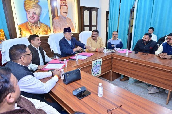 बलरामपुर राज परिवार के सहयोग से आजादी के पूर्व से आयोजित हो रहा है यह ऐतिहासिक हाकी टूर्नामेंट