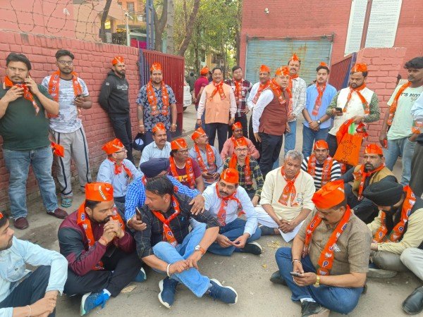 आप -कांग्रेस के इशारे उखाड़ी मलोया वासियों के घर से मोदी परिवार की नेम प्लेटे-भाजपा प्रदेशाध्यक्ष जितेंदरपाल मल्होत्रा