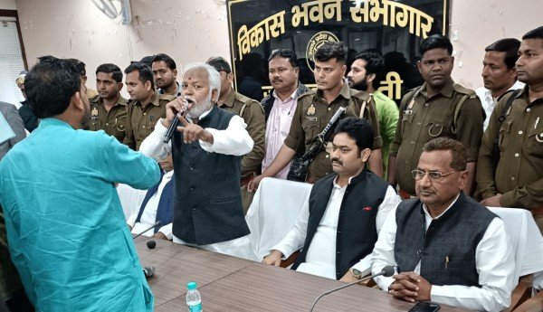 संजय चौधरी के लोमढ़ी जैसे दिमाग के आगे, चारों खाने चित्त हुए विरोधी!