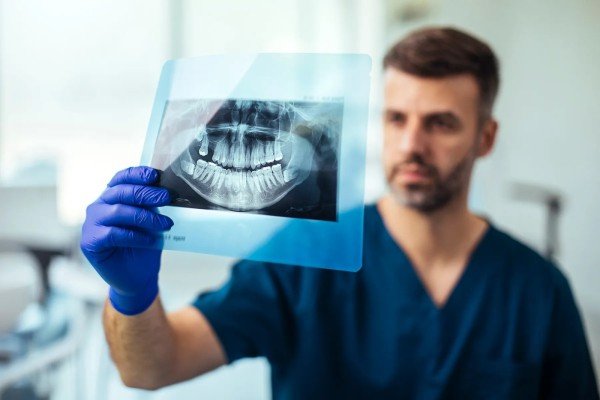 -जिला अस्पताल के सामने सुपर एक्सरे सेंटर के मालिक मो. आजम के यहां प्रशिक्षण लेता था, रफीउदीन