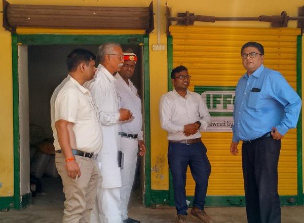 डीएम ने किया क्रय केंद्र और गौशाला का निरीक्षण