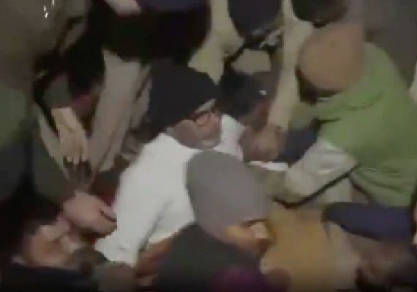 पटना पुलिस ने गांधी मैदान में अनिश्चितकालीन भूख हड़ताल पर बैठे