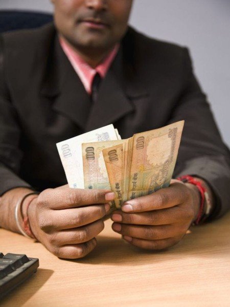 डीएम साहब, मनोज प्रकाश एसडीएम बनने लायक नहीं!