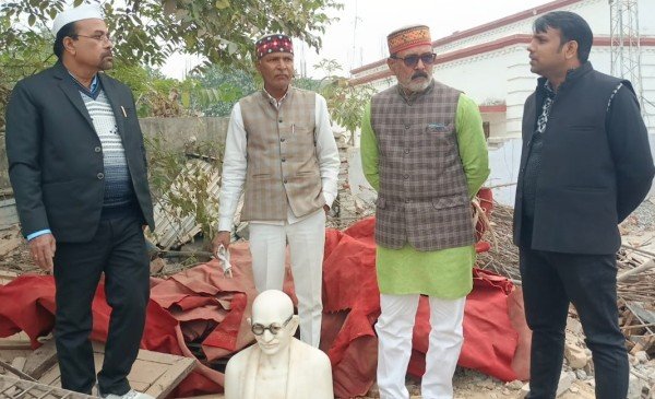 जिला पंचायत ने गंाधीजी का ही नहीं, पूरी दुनिया का अपमान किया