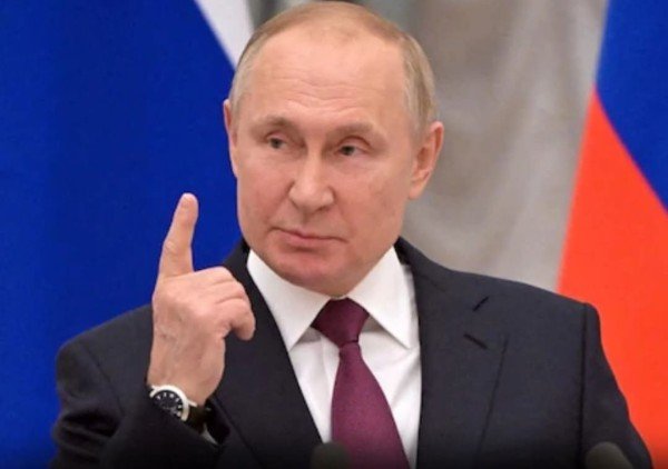 पुतिन ने अमेरिकी राष्ट्रपति डोनाल्ड ट्रंप को एक......