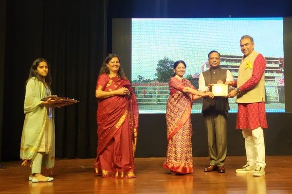 डीएवी कॉलेज पूर्व छात्रों की एलुमनी मीट का आयोजन,  संजय टंडन ने मुख्य रूप से लिया हिस्सा