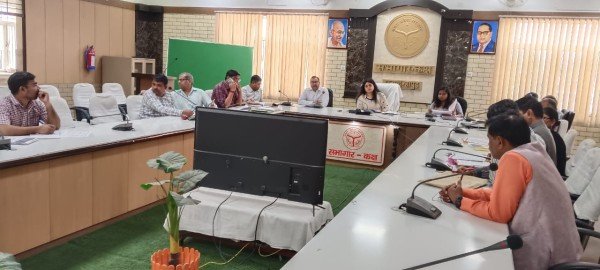 आदर्श आचार संहिता के दायरे में हो चुनाव-जिलाधिकारी