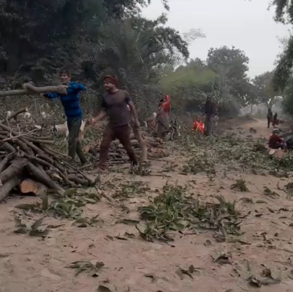 ‘पुलिस’ आई, ‘लेन-देन’ करके चली ‘गई’