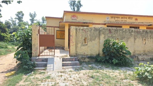 योजनाओं के नाम पर पूरे देश में लूट मची है।