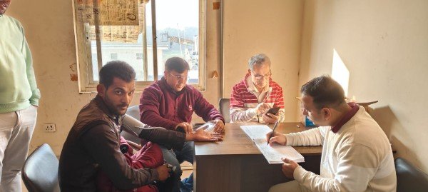 स्वास्थ्य शिविर में सभी टोल कर्मियों के स्वास्थ्य की जांच की गई*