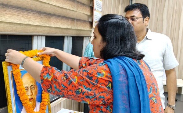 डीएम ने राष्ट्रीय एकता दिवस का संकल्प दिलाया