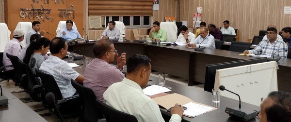 कोई भी प्रकरण डिफाल्टर की श्रेणी में ना रहने पायेंःडीएम