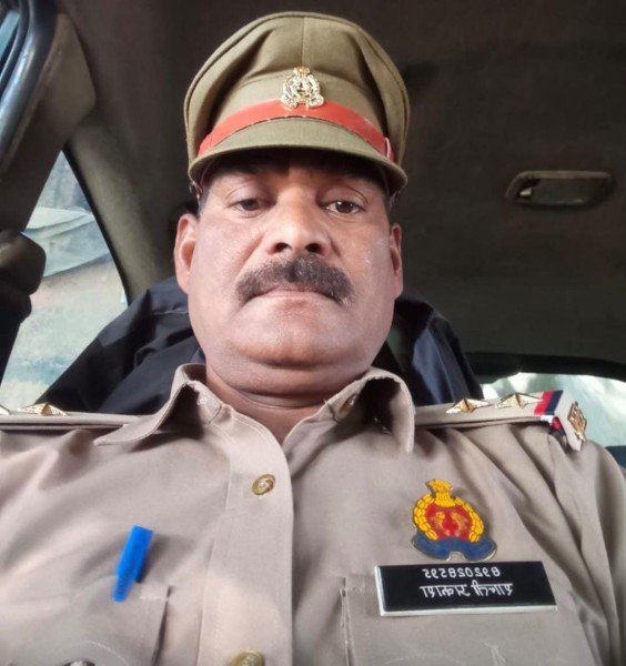 पिस्टल साफ करते समय गोली चलने से दारोगा घायल