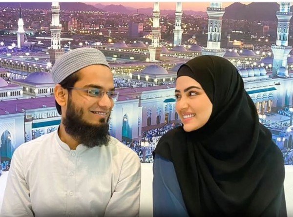 पूर्व बॉलीवुड एक्ट्रेस सना खान के घर एक बार फिर खुशियों ने दस्तक दी है।