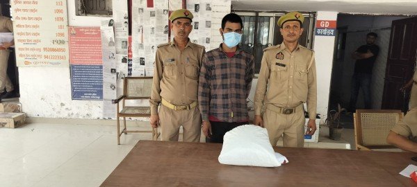 पुलिस ने चैकिंग के दौरान एक अभियुक्त को किया गिरफ्तार