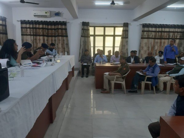 सेक्टर तथा जोनल मजिस्ट्रेट बूथो का सूक्ष्म निरीक्षण कर लें-जिलाधिकारी