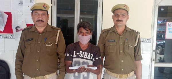 हापुड पुलिस द्वारा जनपद में अपराध की रोकथाम एवं आपराधिक घटनाओं पर अंकुश लगाये जाने हेतु चलाए जा रहे अभियान