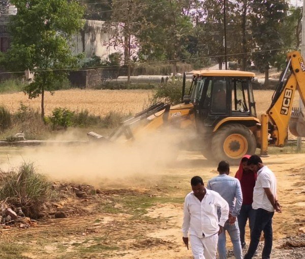 अवैध प्लाटिगं करने वाले सावधानःबीडीए बुलडोजर लेकर आ रहें!