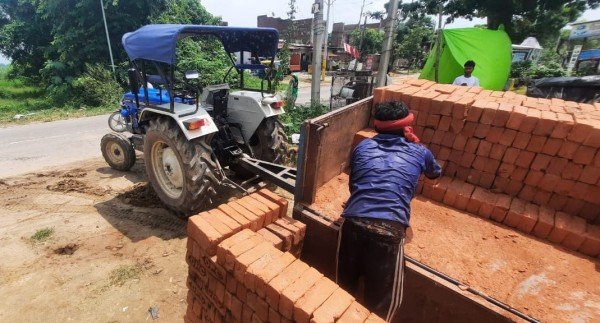 रोक’ के बाद भी मथौली के ‘प्रदीप पाल’ करवा रहें ‘निर्माण