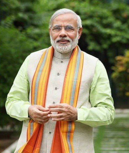 प्रधानमंत्री नरेंद्र मोदी पीएम बनने के बाद से लगातार इस परंपरा को निभा रहे हैं