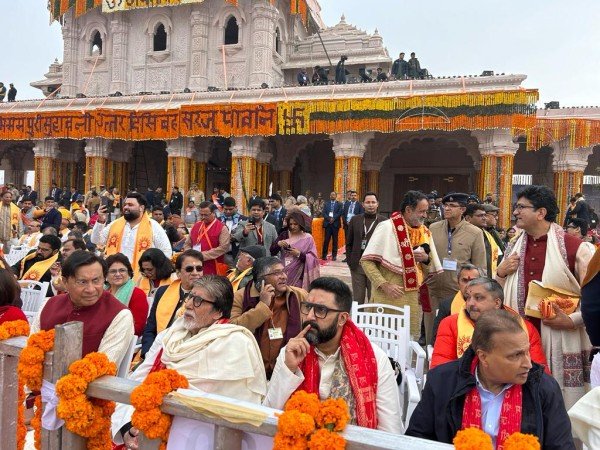 भव्य राम मंदिर की प्राण प्रतिष्ठा में पहूंचे फिल्मी कलाकार