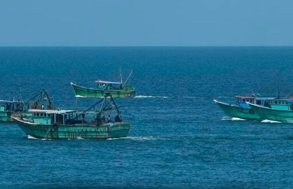 (IMBL) पार करने के आरोप में गिरफ्तार कर लिया है